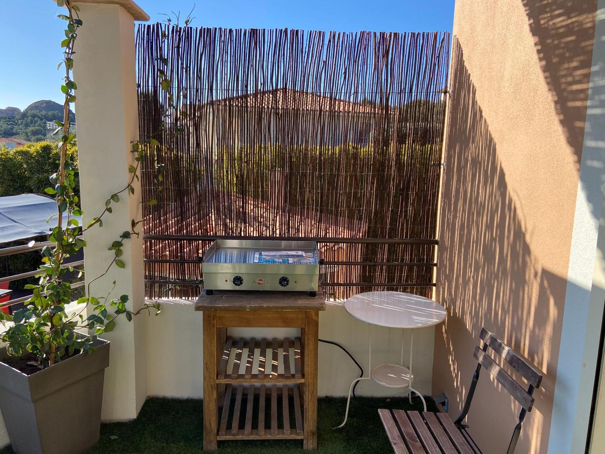 Sublime Logement Avec Vue Mer Et Jacuzzi La Ciotat Esterno foto