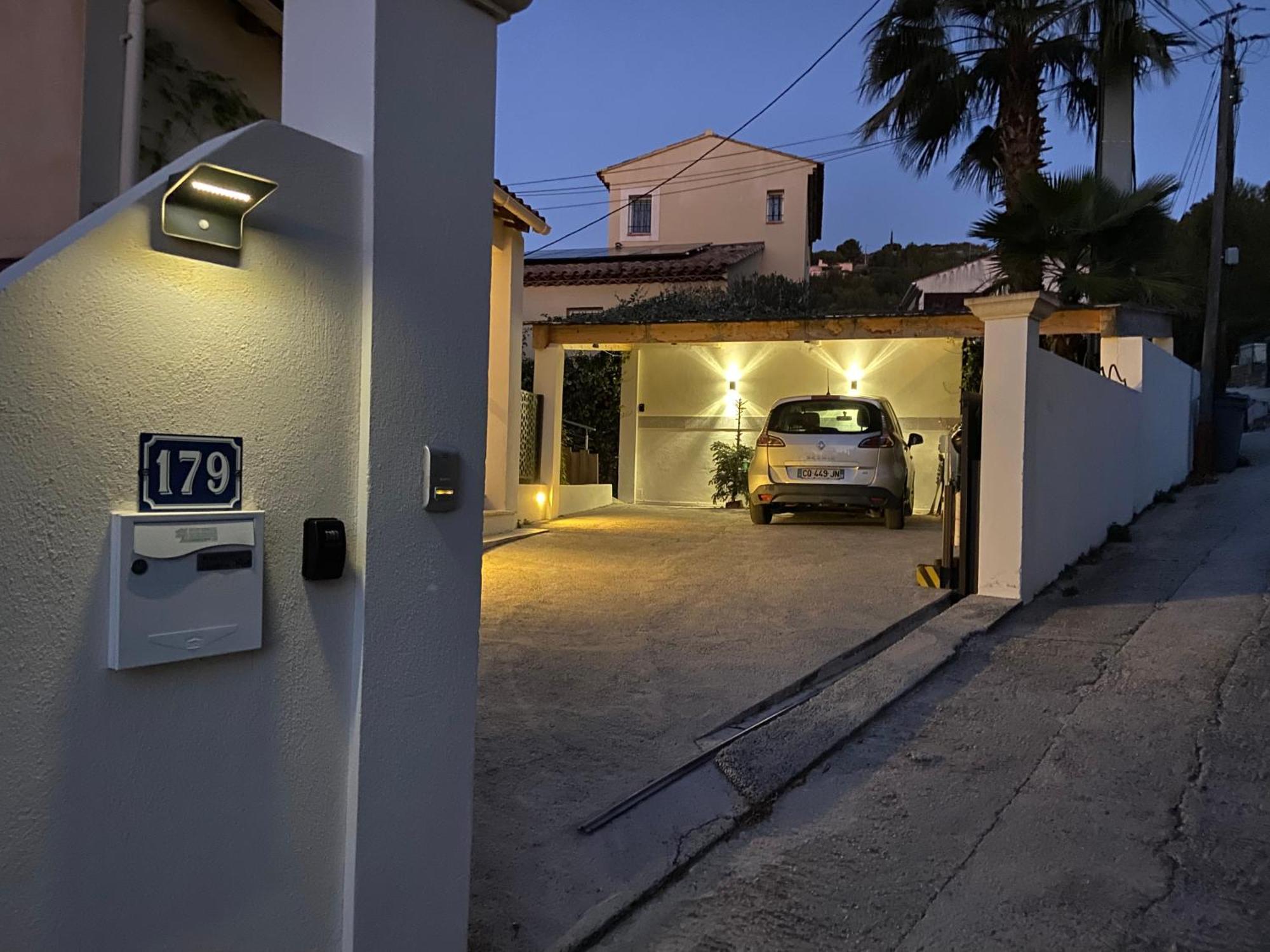 Sublime Logement Avec Vue Mer Et Jacuzzi La Ciotat Esterno foto